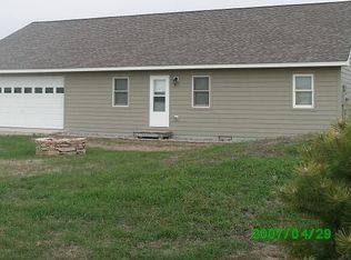 21124 436th St, Le Center, MN 56057