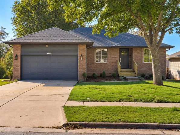 2404 W Rockwood Street, Springfield, MO 65807