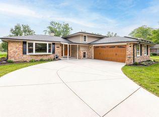 125 Sherwood Ct, Downers Grove, IL 60516