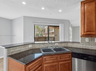 8613 Mallard Reserve Dr UNIT 102, Tampa, FL 33614