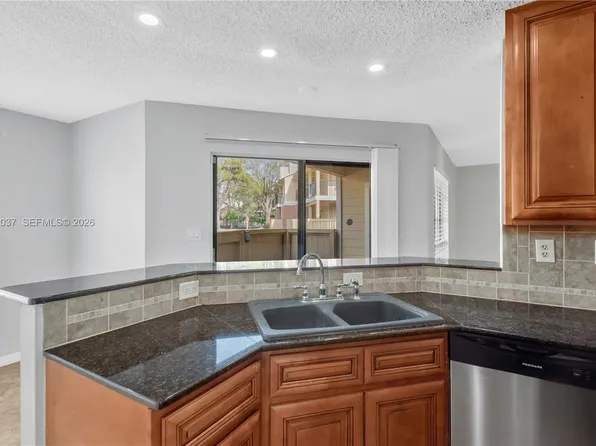 8613 Mallard Reserve Dr Unit 102, Tampa, FL 33614