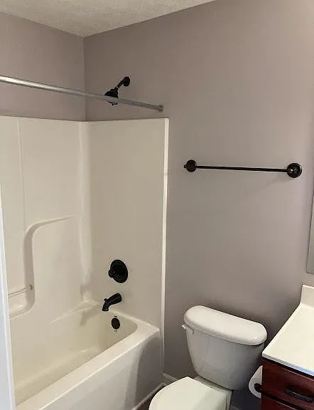 Owner's suite full bath