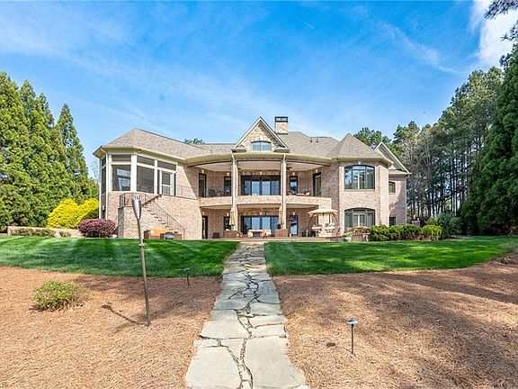 4th image of 144 Moss Bank Ct