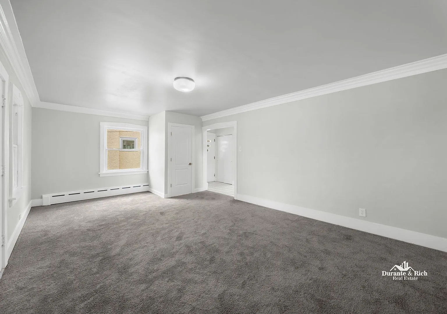 Single Family Home in Historic Oak Park Neighborhood — Photo 4