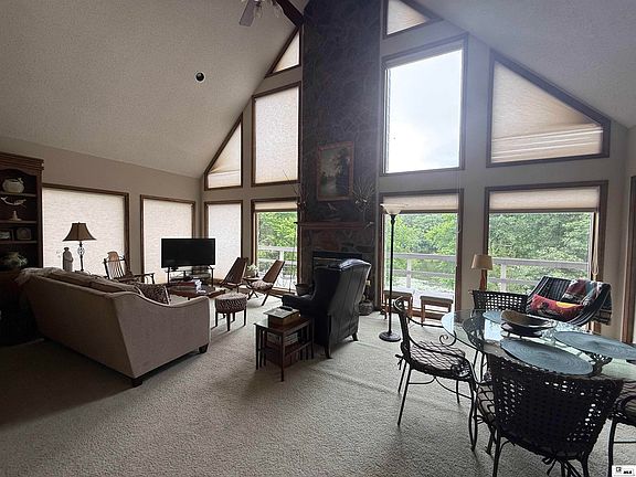 3rd image of 478 Pebble Dr