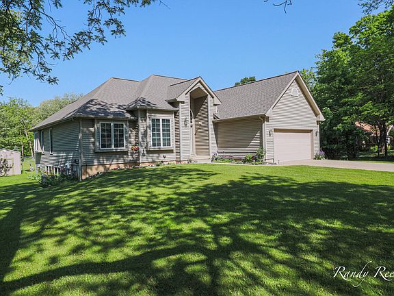 3rd image of 1021 Collindale Ave NW