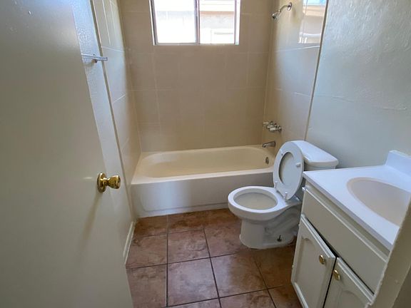 3rd image of 12912 Dalewood St #28