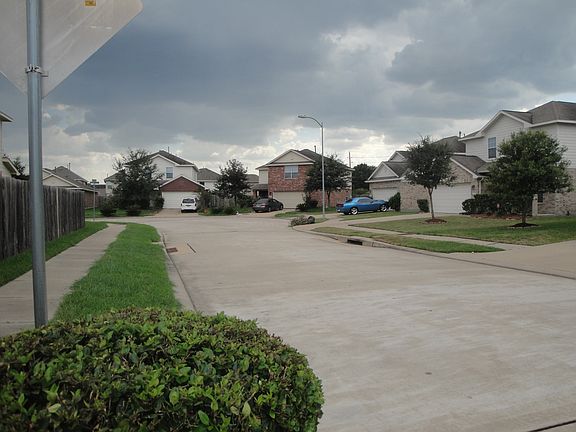 3rd image of 7011 Coats Creek Ln
