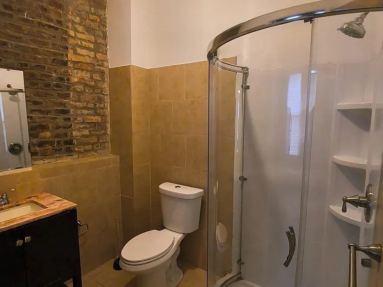 164 University Ave #3C — Photo 8