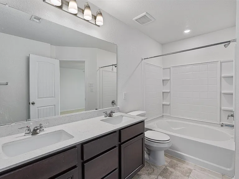 305 Los Cobos Ln — Photo 17