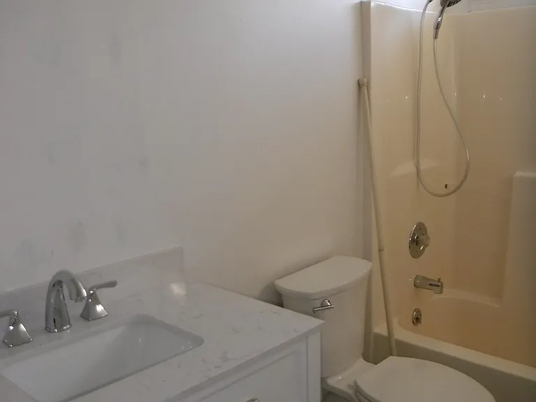 2716 W Villard St — Photo 12