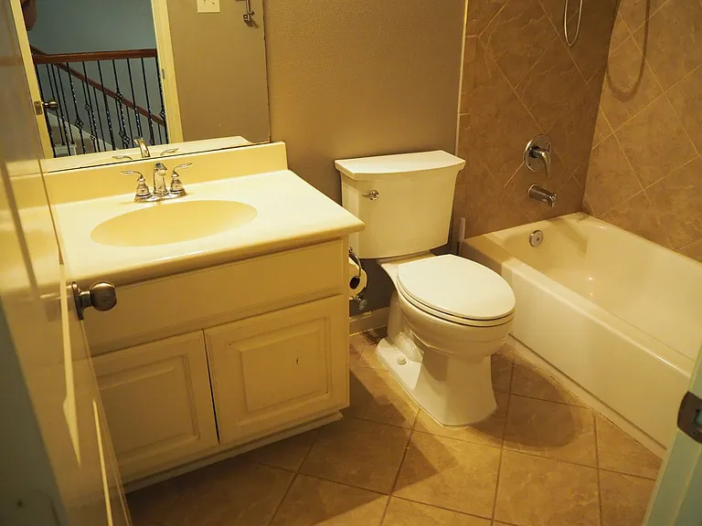 28607 Green Hedge Dr — Photo 34