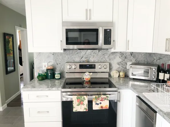 119 Cottage St #4F, Boston, MA 02128