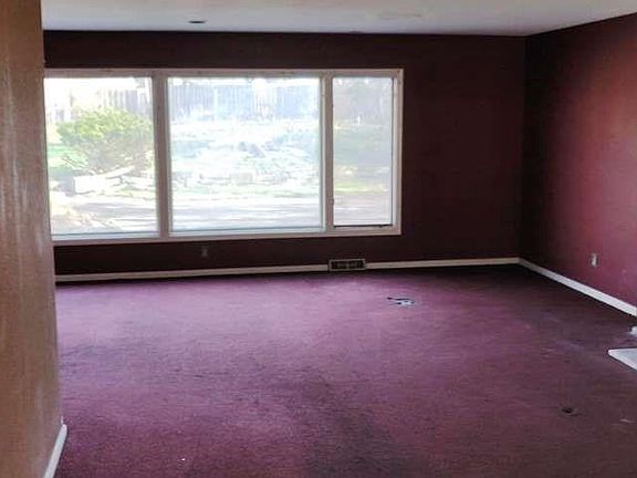 5th image of 20601 Shelburne Rd