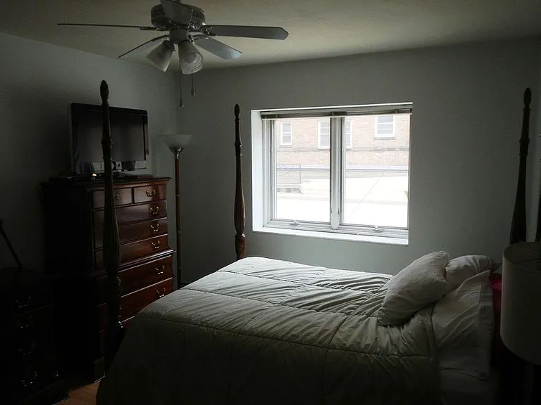 2928 Dean Pkwy #2F — Photo 6
