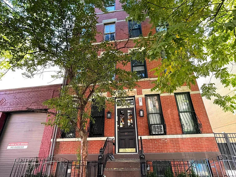 97 Bright St #2L — Photo 16