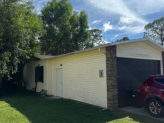 2nd image of 19398 Tarpon Woods Ct