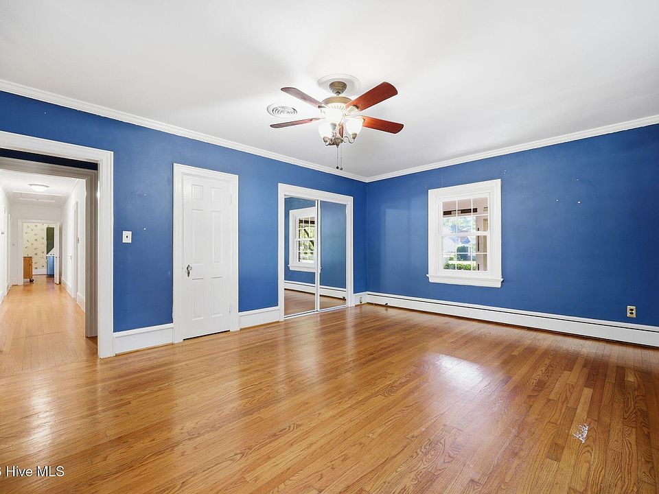 28th image of 1108 Summit Avenue