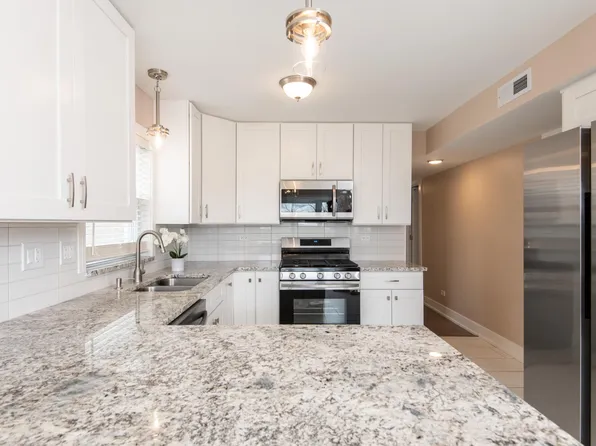 8729 W 73rd Pl #2, Justice, IL 60458