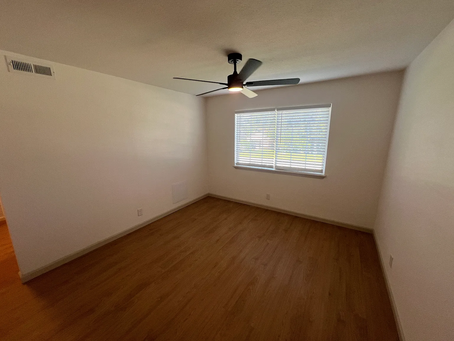 2 bed, 700 sqft, $1,050 — Photo 4