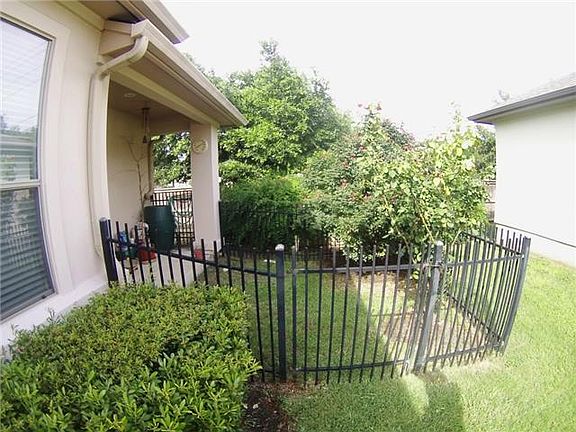 3rd image of 11558 Spicewood Pkwy APT 16