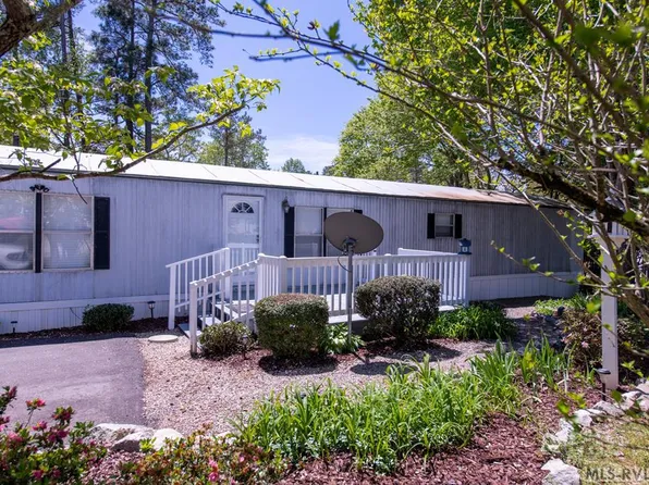 145 Coulee Trl, Bracey, VA 23919