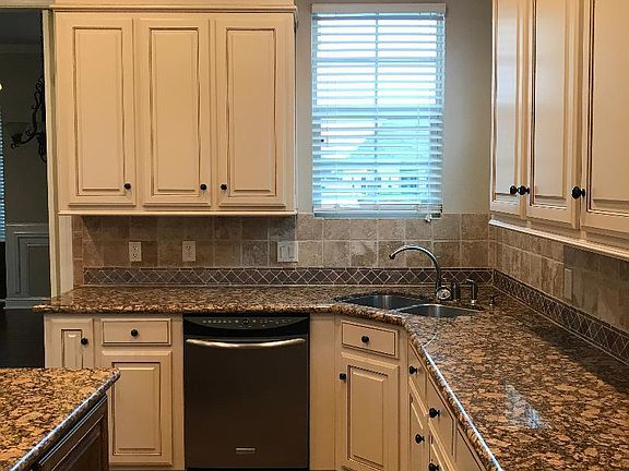 4th image of 7715 Summer Wind Dr