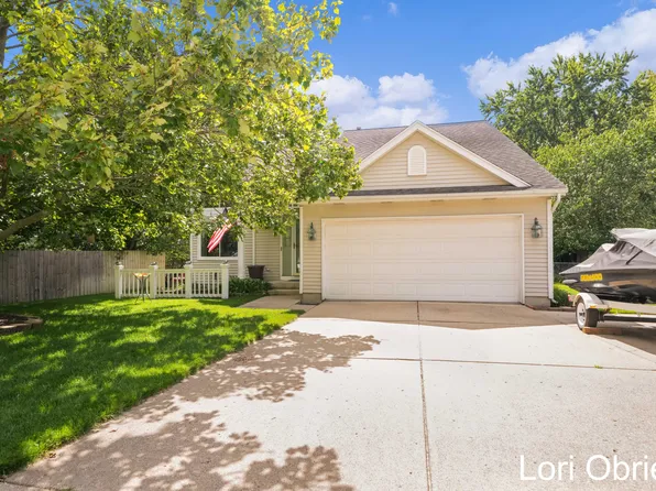 2758 Olivia St NW, Grand Rapids, MI 49504
