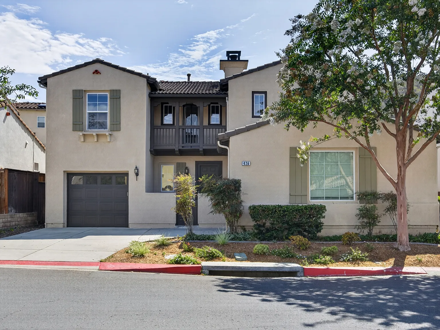 4 bed, 2358 sqft, $5,000 — Photo 3