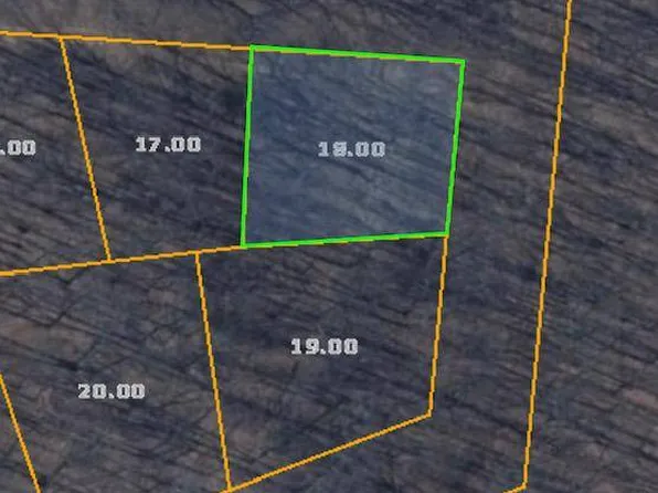 48 Mohawk Dr, Crab Orchard, TN 37723