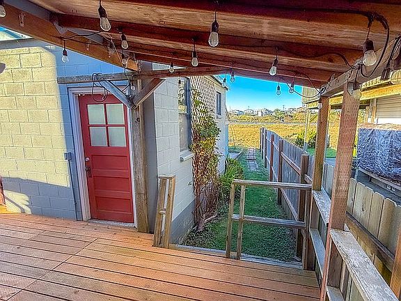 5th image of 35390 Rueppell Ave