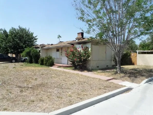 514 E Calhoun Pl, Hemet, CA 92543