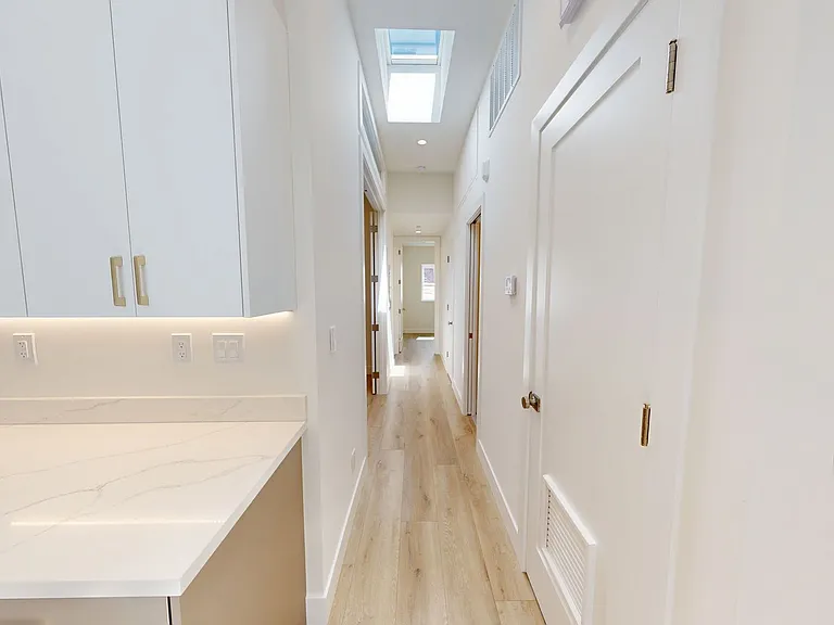 2952 Folsom St — Photo 27