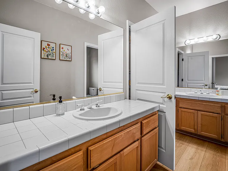 3180 Warren Ln — Photo 2