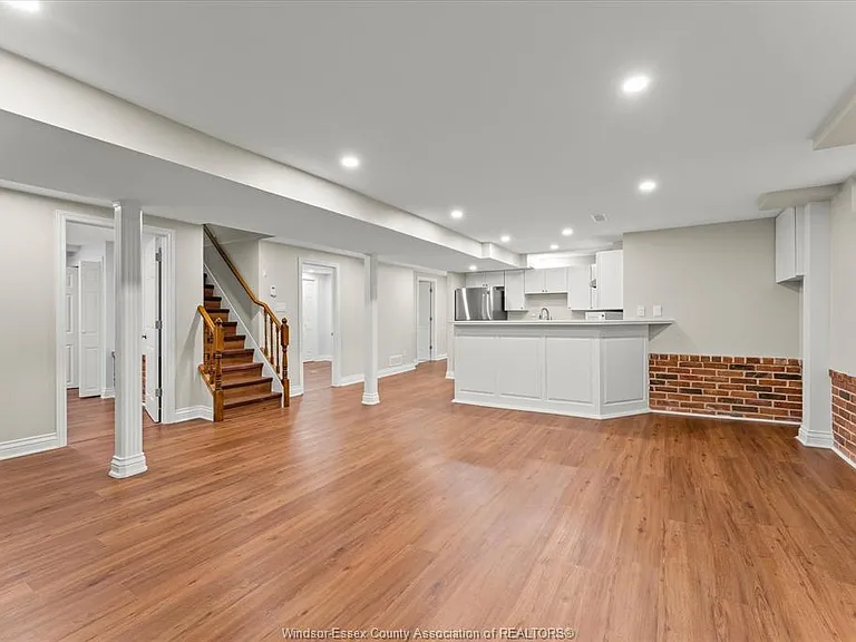 4531 Pleasant Pl #LOWER — Photo 2