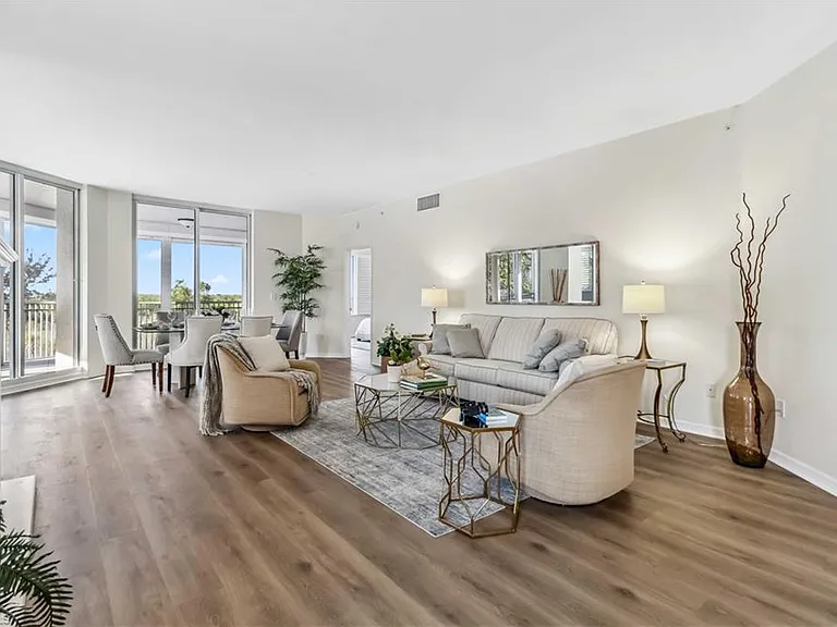 1001 Arbor Lake Dr #101 — Photo 1