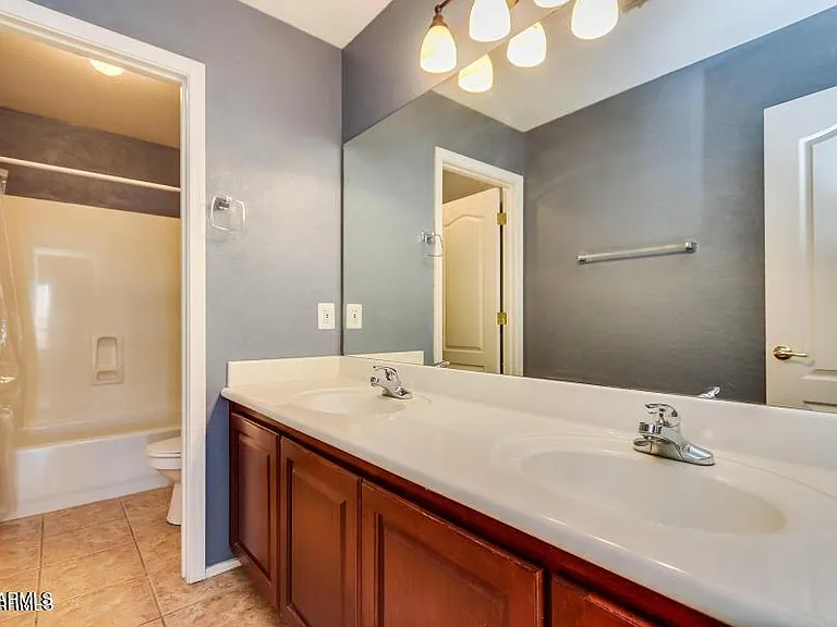 1705 E Coconino Dr — Photo 24