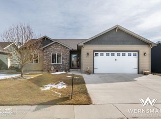 115 College Park Cir, Gillette, WY 82718