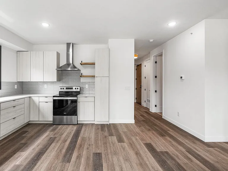 Olive Apartments — Photo 54