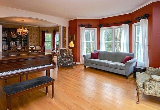 2nd image of 18 Stone Meadow Farm Dr