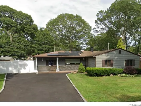 19 Bridle Path, Farmingville, NY 11738