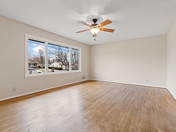 3rd image of 9405 Baldwin Dr