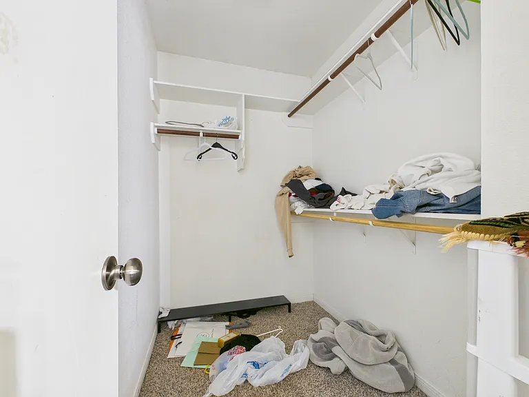 513 Camp Ct — Photo 17