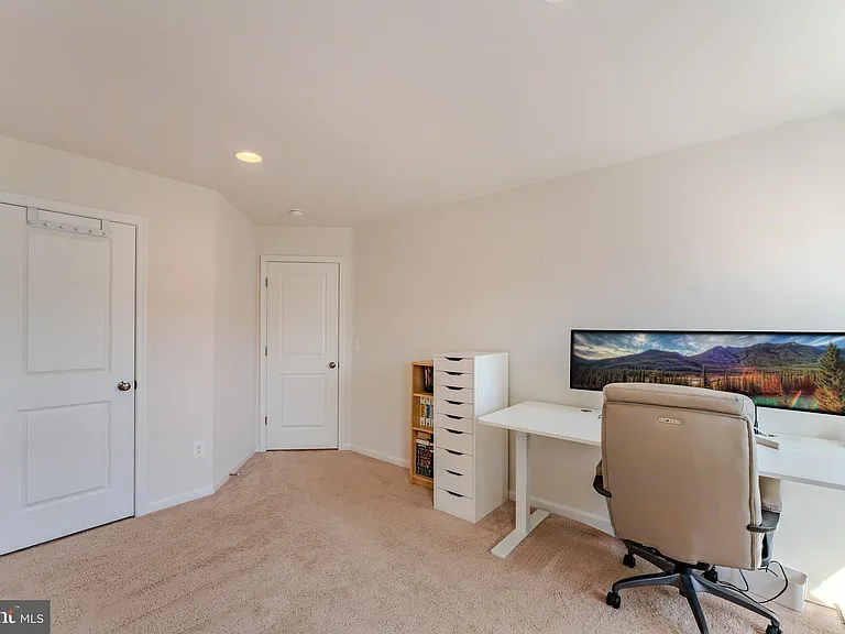 42506 Dogwood Glen Sq — Photo 42