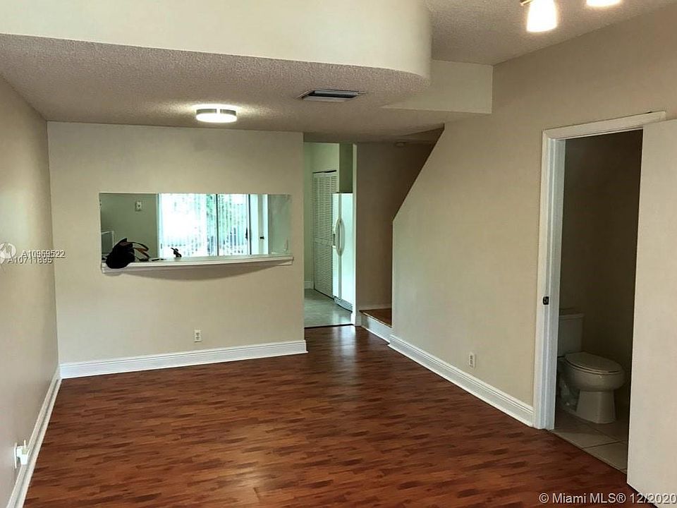 1st image of 16669 Hemingway Dr #16669