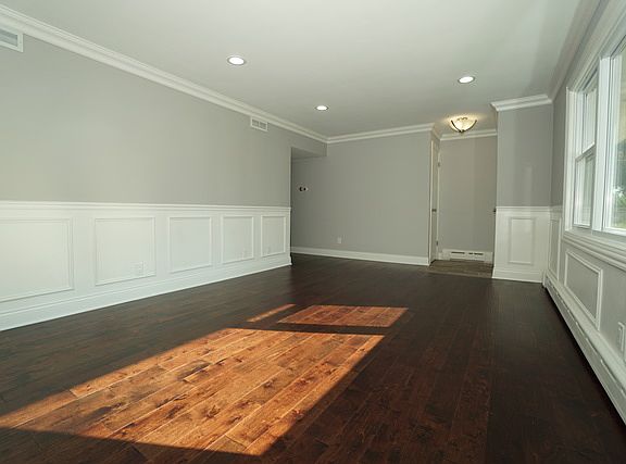 5th image of 916 Rosary Ln