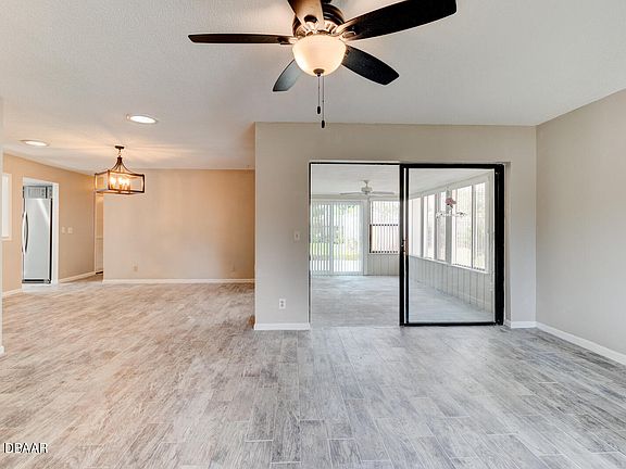 4th image of 1160 Ashland Ct