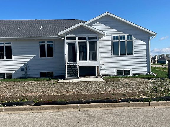 4th image of 827 Vineyard Dr