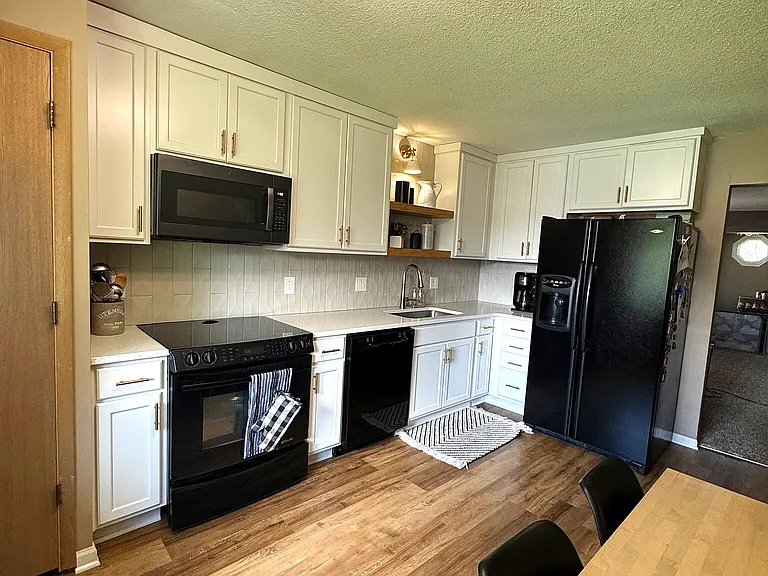 McKinley Ave — Photo 9