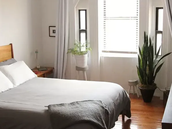 347 Bedford Avenue image 5 of 7